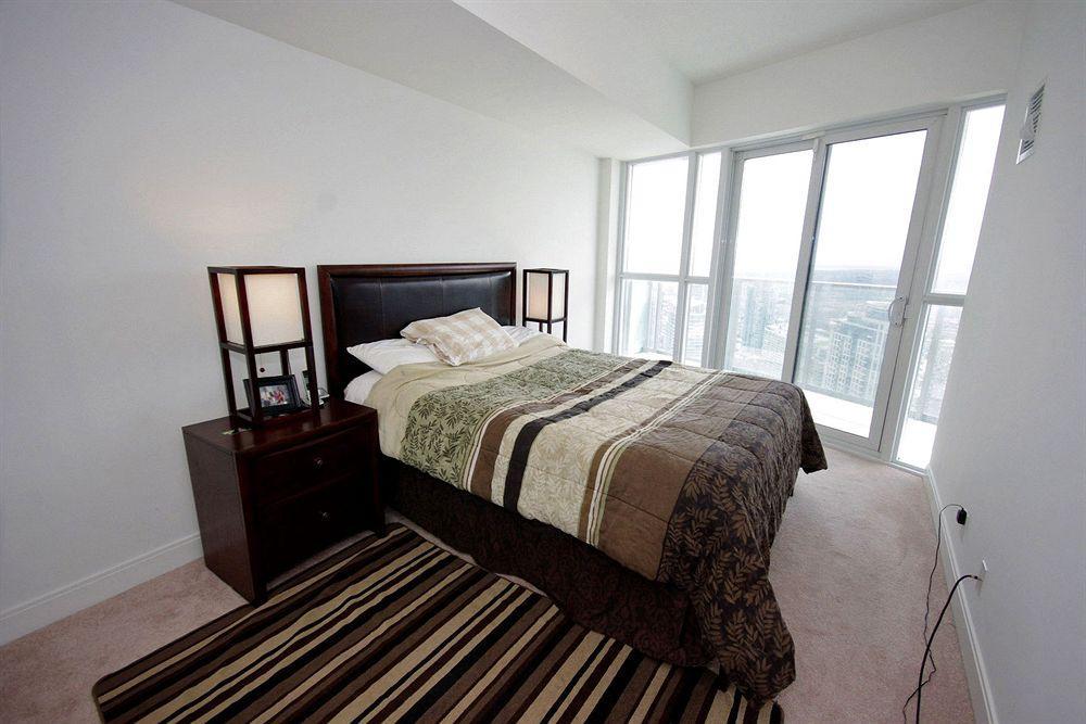 Downtown Mississauga Executive Suites Sq1 Eksteriør bilde