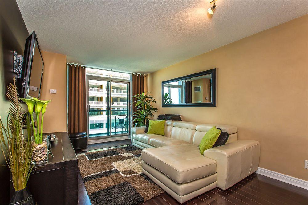 Downtown Mississauga Executive Suites Sq1 Eksteriør bilde