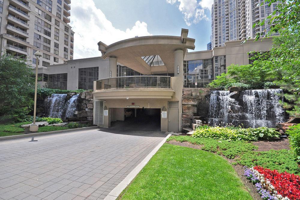 Downtown Mississauga Executive Suites Sq1 Eksteriør bilde