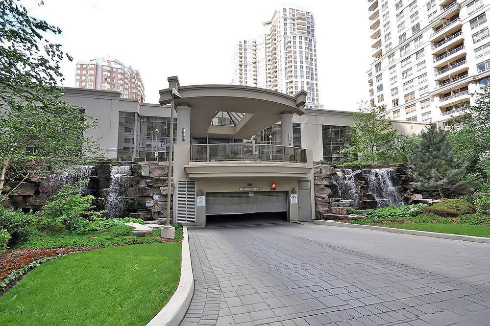 Downtown Mississauga Executive Suites Sq1 Eksteriør bilde