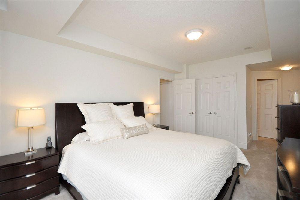 Downtown Mississauga Executive Suites Sq1 Eksteriør bilde