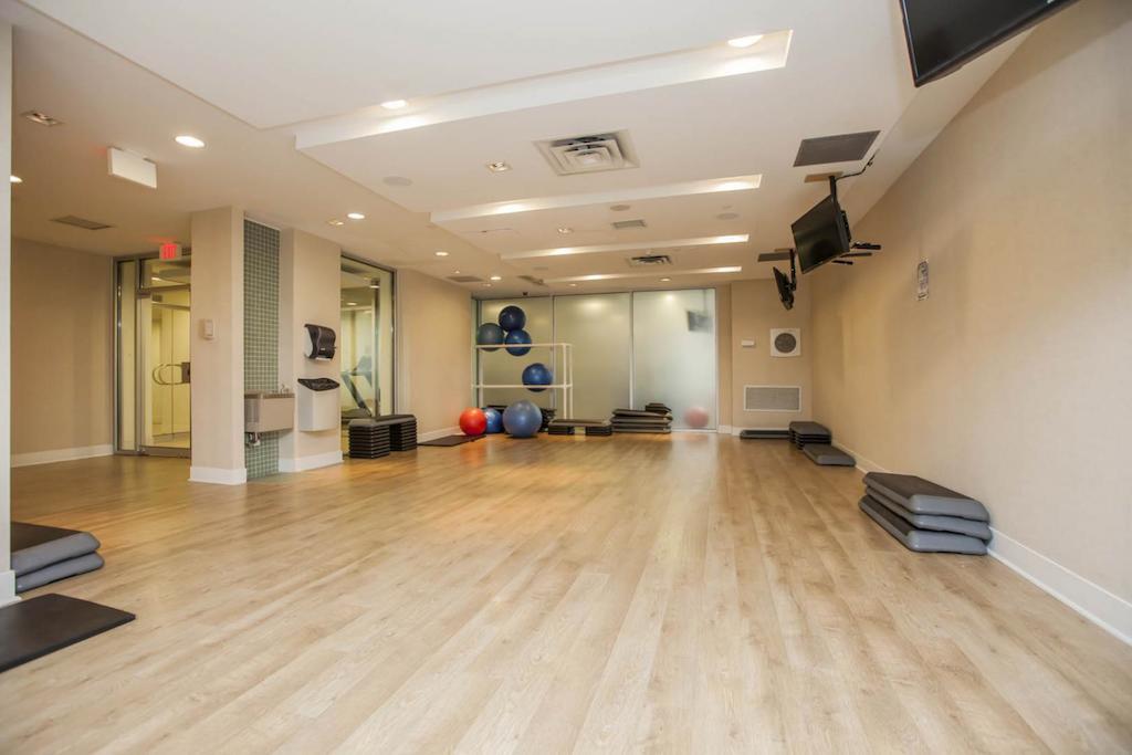 Downtown Mississauga Executive Suites Sq1 Eksteriør bilde